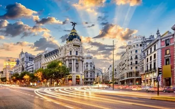 Cẩm Nang Du Lịch Madrid Toàn Tập: Khám Phá Thủ Đô Tây Ban Nha Cẩm Nang Du Lịch Madrid Toàn Tập: Khám Phá Thủ Đô Tây Ban Nha
