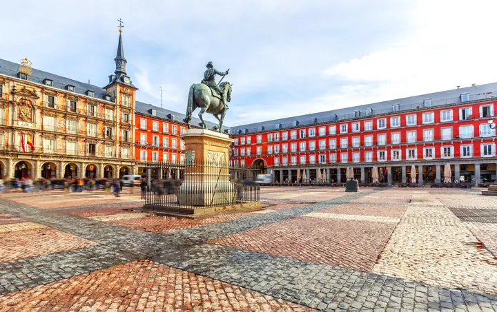 Cẩm Nang Du Lịch Madrid Toàn Tập: Khám Phá Thủ Đô Tây Ban Nha Cẩm Nang Du Lịch Madrid Toàn Tập: Khám Phá Thủ Đô Tây Ban Nha
