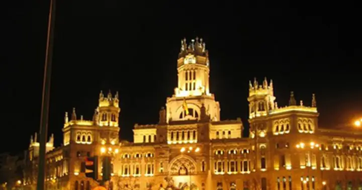 Cẩm Nang Du Lịch Madrid Toàn Tập: Khám Phá Thủ Đô Tây Ban Nha Cẩm Nang Du Lịch Madrid Toàn Tập: Khám Phá Thủ Đô Tây Ban Nha
