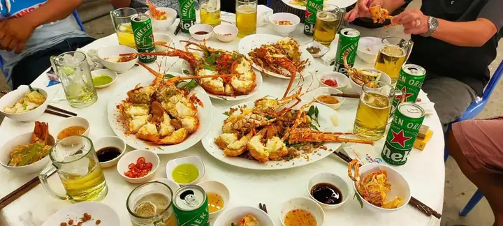 Thực Đơn Hải Sản Làng Chài Bến Tre: Gợi Ý Món Ngon Thực Đơn Hải Sản Làng Chài Bến Tre: Gợi Ý Món Ngon