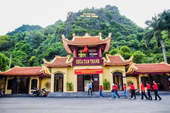 Chùa Tam Thanh Lạng Sơn: Lễ Hội Có Một Không Hai Và Bí Mật Kiến Trúc Trăm Năm Chùa Tam Thanh Lạng Sơn: Lễ Hội Có Một Không Hai Và Bí Mật Kiến Trúc Trăm Năm