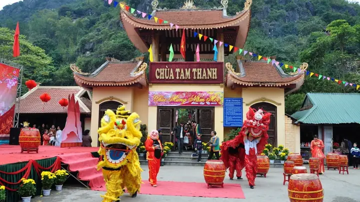 Chùa Tam Thanh Lạng Sơn: Lễ Hội Có Một Không Hai Và Bí Mật Kiến Trúc Trăm Năm Chùa Tam Thanh Lạng Sơn: Lễ Hội Có Một Không Hai Và Bí Mật Kiến Trúc Trăm Năm