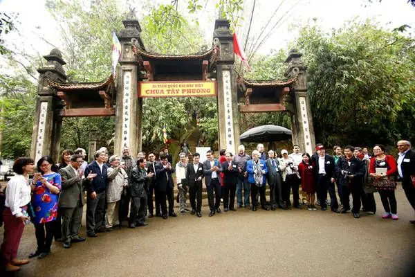 Khám Phá Thuyết Minh Về Chùa Tây Phương – Di Tích Học Sinh