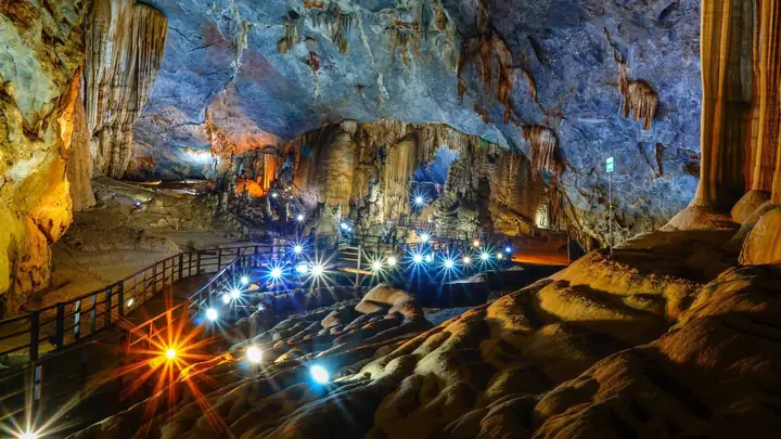 Thuyết Minh Về Động Thiên Đường: Hành Trình Khám Phá Thiên Nhiên Kỳ Vĩ