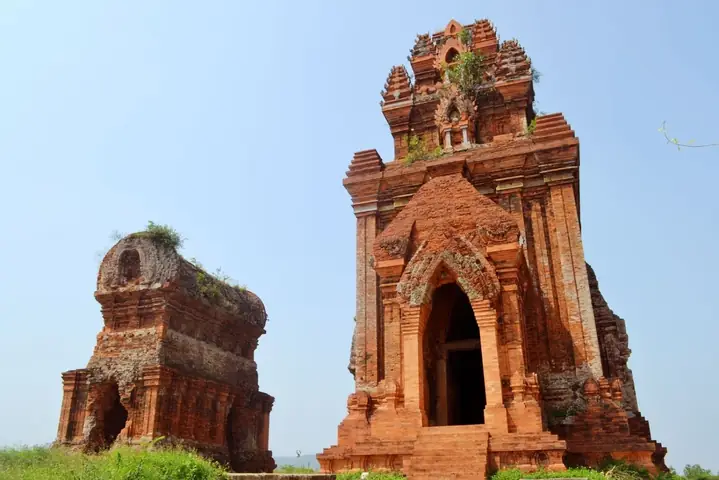 Khám Phá Thuyết Minh Về Tháp Bánh Ít – Di Tích Chăm Pa Độc Đáo Khám Phá Thuyết Minh Về Tháp Bánh Ít – Di Tích Chăm Pa Độc Đáo