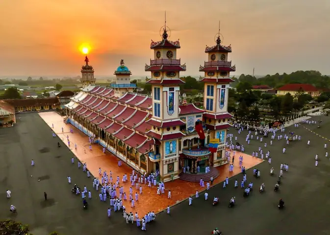 Tòa Thánh Tây Ninh: Công Trình Tâm Linh Đạo Cao Đài Tòa Thánh Tây Ninh: Công Trình Tâm Linh Đạo Cao Đài
