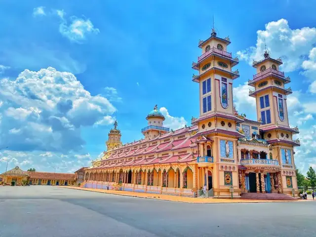 Tòa Thánh Tây Ninh: Công Trình Tâm Linh Đạo Cao Đài Tòa Thánh Tây Ninh: Công Trình Tâm Linh Đạo Cao Đài