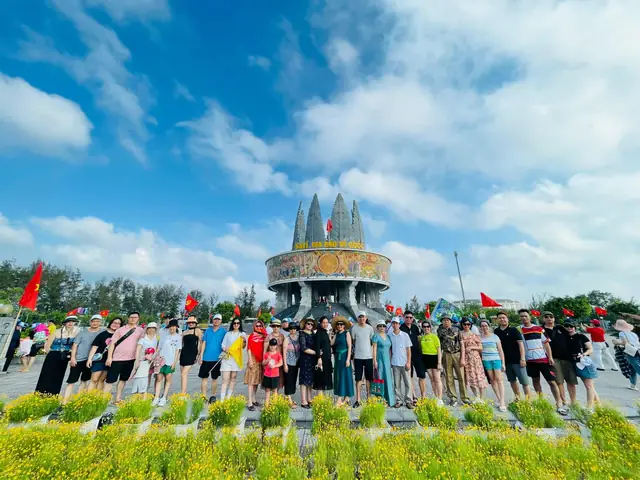Khám Phá Du Lịch Trà Cổ – Bãi Biển, Ẩm Thực & Hoạt Động Cho Du Khách