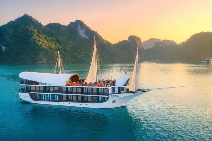 Trải Nghiệm Du Thuyền Hạ Long: Hướng Dẫn Chi Tiết Cho Chuyến Đi Đáng Nhớ