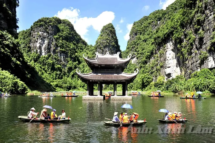 Lên Kế Hoạch Du Lịch Tràng An – Bái Đình 1 Ngày Cho Gia Đình Lên Kế Hoạch Du Lịch Tràng An – Bái Đình 1 Ngày Cho Gia Đình
