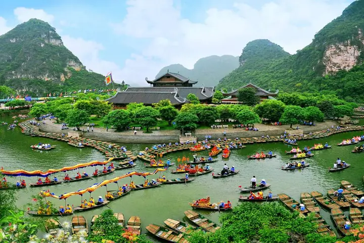 Lên Kế Hoạch Du Lịch Tràng An – Bái Đình 1 Ngày Cho Gia Đình Lên Kế Hoạch Du Lịch Tràng An – Bái Đình 1 Ngày Cho Gia Đình