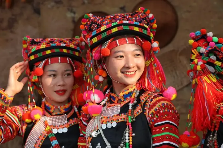Trang Phục Dân Tộc Việt Nam: Tổng Quan Và Phân Loại Chi Tiết