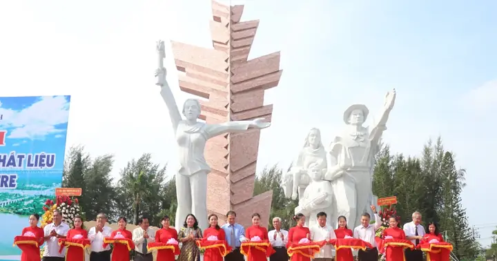 Tượng Đài Đồng Khởi Bến Tre: Cẩm Nang Khám Phá Biểu Tượng Lịch Sử Tượng Đài Đồng Khởi Bến Tre: Cẩm Nang Khám Phá Biểu Tượng Lịch Sử