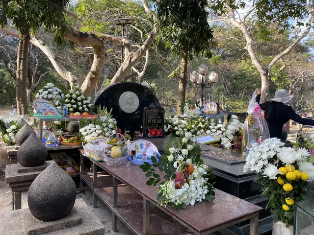 Văn Khấn Nghĩa Trang Hàng Dương: Hướng Dẫn Nghi Thức Tưởng Niệm