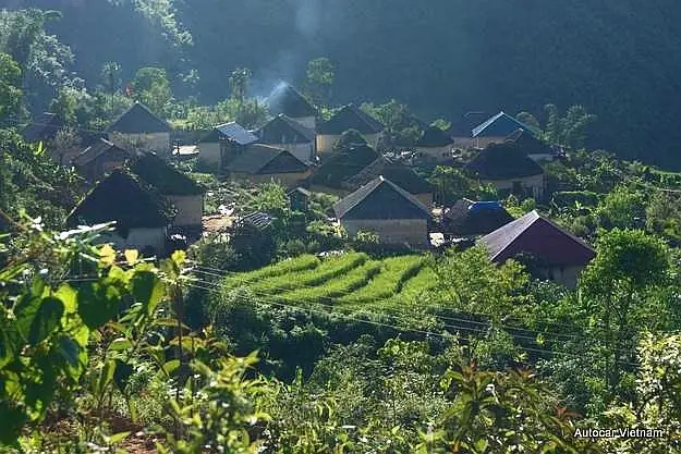 Khám Phá Làng Quê Việt Nam: 10 Địa Danh Tuyệt Đẹp Cho Du Khách