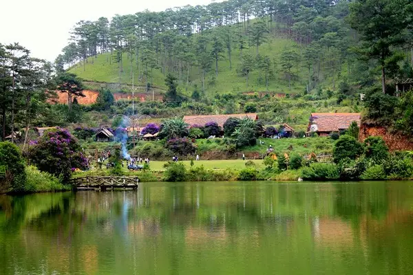 Khám Phá Làng Quê Việt Nam: 10 Địa Danh Tuyệt Đẹp Cho Du Khách