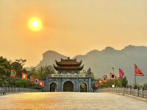 Đặt Vé Máy Bay Hồ Chí Minh → Ninh Bình Giá Rẻ Nhanh Chóng