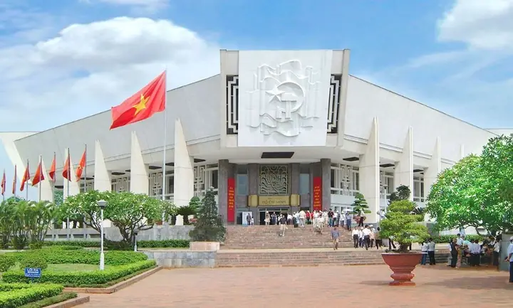 Hướng Dẫn Tham Quan Bảo Tàng Hồ Chí Minh: Lịch Sử Và Hiện Vật Hướng Dẫn Tham Quan Bảo Tàng Hồ Chí Minh: Lịch Sử Và Hiện Vật