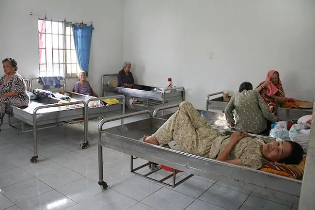 Viện Dưỡng Lão Chùa Diệu Pháp: Đánh Giá Chi Tiết Về Mái Ấm Từ Thiện Cho Cụ Bà Neo Đơn Tại Tp.hcm