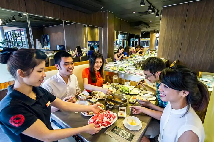 Vincom Bà Triệu Có Gì Ăn – Hướng Dẫn Chi Tiết Các Món Ăn Và Khu Ẩm Thực Tại Trung Tâm Thương Mại