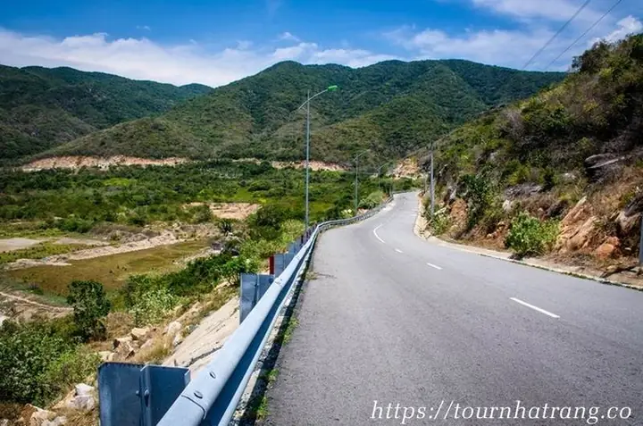 Vịnh Vĩnh Hy Ninh Thuận: Cẩm Nang Du Lịch Chi Tiết Từ A-z