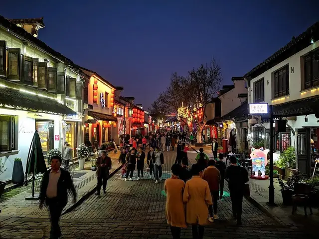 Review Du Lịch Vô Tích Giang Tô: Khi Nghỉ Dưỡng Bên Hồ Thái Hồ Gặp Gỡ Lịch Sử