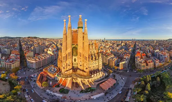 Khám Phá Sagrada Familia: Lịch Sử, Kiến Trúc Modernisme Và Cách Tham Quan Hiệu Quả Khám Phá Sagrada Familia: Lịch Sử, Kiến Trúc Modernisme Và Cách Tham Quan Hiệu Quả