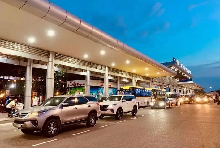 Hướng Dẫn Chọn Xe Đưa Đón Sân Bay Cam Ranh Cho Du Khách