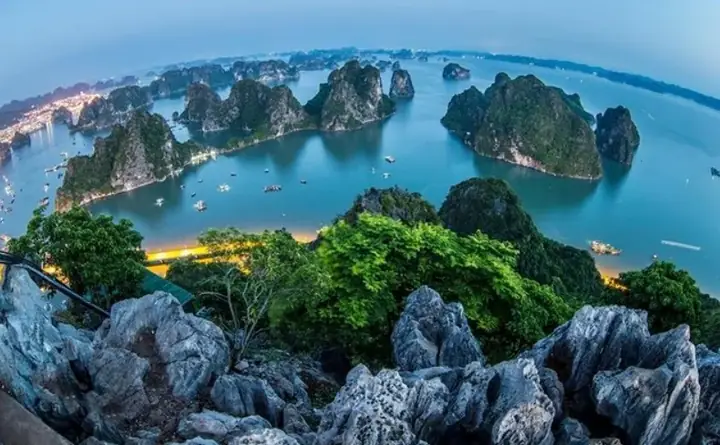 Vịnh Hạ Long: Giá Trị Độc Đáo, Ý Nghĩa Lịch Sử & Văn Hóa