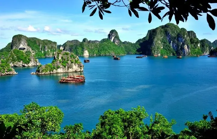 Vịnh Hạ Long: Giá Trị Độc Đáo, Ý Nghĩa Lịch Sử & Văn Hóa Vịnh Hạ Long: Giá Trị Độc Đáo, Ý Nghĩa Lịch Sử & Văn Hóa