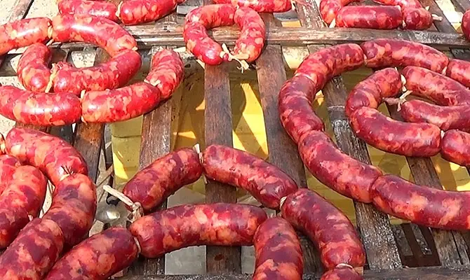 Yên Bái Có Đặc Sản Gì? – Hướng Dẫn Chi Tiết 2026yên Bái Có Đặc Sản Gì? Đây Là Câu Hỏi Thường Gặp Của Du Khách Muốn Khám Phá Hương Vị Đặc Trưng Của Vùng Núi Tây Bắc, Nơi Những Ruộng Lúa Chín Vàng Và Những Món Ăn Truyền Thống Tạo Nên Một Thiên Nhiên Và Văn Hoá Phong Phú. Hãy Cùng Tìm Hiểu Những Món Ăn Đặc Trưng, Từ Thịt Trâu Gác Bếp Thơm Ngọt, Muỗng Muỗm Rang Giòn Rụm, Lạp Xưởng Thơm Lừng, Cốm Tú Lệ Ngọt Dịu, Đến Những Món Bánh Chưng Đen Và Bánh Chuối Special, Để Bạn Có Thể Lập Nên Một Chuyến Đi Đầy Hương Vị Và Trải Nghiệm Văn Hoá Độc Đáo. Bài Viết Dưới Đây Sẽ Đưa Bạn Qua Từng Đặc Sản Nổi Tiếng, Cách Chế Biến Chi Tiết, Và Những Lưu Ý Khi Thưởng Thức, Giúp Bạn Chuẩn Bị Tốt Nhất Cho Chuyến Du Lịch Tới Yên Bái Và Không Bỏ Lỡ Bất Kỳ Niềm Vui Nào. Yên Bái Có Đặc Sản Gì? – Hướng Dẫn Chi Tiết 2026yên Bái Có Đặc Sản Gì? Đây Là Câu Hỏi Thường Gặp Của Du Khách Muốn Khám Phá Hương Vị Đặc Trưng Của Vùng Núi Tây Bắc, Nơi Những Ruộng Lúa Chín Vàng Và Những Món Ăn Truyền Thống Tạo Nên Một Thiên Nhiên Và Văn Hoá Phong Phú. Hãy Cùng Tìm Hiểu Những Món Ăn Đặc Trưng, Từ Thịt Trâu Gác Bếp Thơm Ngọt, Muỗng Muỗm Rang Giòn Rụm, Lạp Xưởng Thơm Lừng, Cốm Tú Lệ Ngọt Dịu, Đến Những Món Bánh Chưng Đen Và Bánh Chuối Special, Để Bạn Có Thể Lập Nên Một Chuyến Đi Đầy Hương Vị Và Trải Nghiệm Văn Hoá Độc Đáo. Bài Viết Dưới Đây Sẽ Đưa Bạn Qua Từng Đặc Sản Nổi Tiếng, Cách Chế Biến Chi Tiết, Và Những Lưu Ý Khi Thưởng Thức, Giúp Bạn Chuẩn Bị Tốt Nhất Cho Chuyến Du Lịch Tới Yên Bái Và Không Bỏ Lỡ Bất Kỳ Niềm Vui Nào.