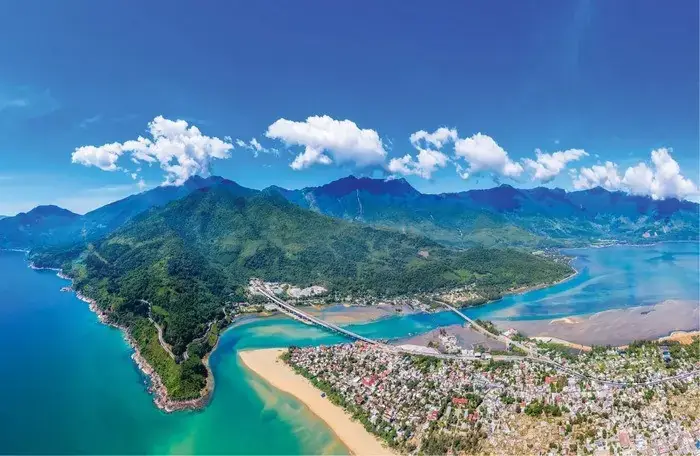 Biển Lăng Cô Cách Huế Bao Xa? Khoảng Cách Và Cách Di Chuyển Chi Tiết Biển Lăng Cô Cách Huế Bao Xa? Khoảng Cách Và Cách Di Chuyển Chi Tiết