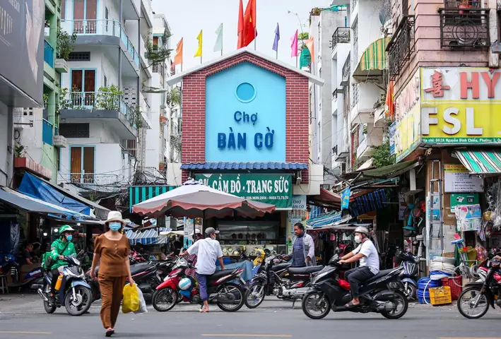 Chợ Bàn Cờ Nguyễn Đình Chiểu – Hướng Dẫn Toàn Diện Về Lịch Sử, Địa Điểm, Và Những Trải Nghiệm Đặc Sắc Chợ Bàn Cờ Nguyễn Đình Chiểu – Hướng Dẫn Toàn Diện Về Lịch Sử, Địa Điểm, Và Những Trải Nghiệm Đặc Sắc