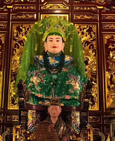 Chúa Bà Đông Cuông Là Ai? Giải Đáp Toàn Diện Về Vị Thần Trong Tín Ngưỡng Dân Gian Chúa Bà Đông Cuông Là Ai? Giải Đáp Toàn Diện Về Vị Thần Trong Tín Ngưỡng Dân Gian