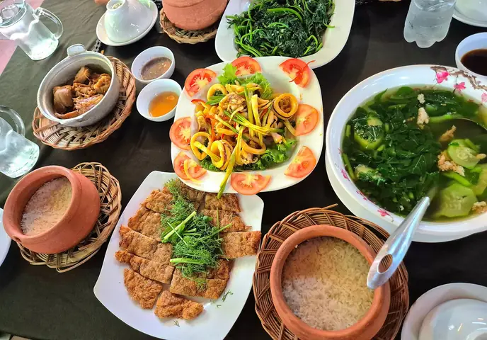 Cơm Niêu Hoa Sữa Bà Rịa – Hướng Dẫn Toàn Diện Về Món Ăn Truyền Thống