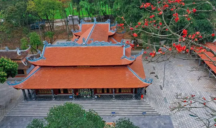 Đền Mẫu Đông Cuông: Lịch Sử, Vị Trí Và Các Vị Thần Được Thờ Đền Mẫu Đông Cuông: Lịch Sử, Vị Trí Và Các Vị Thần Được Thờ