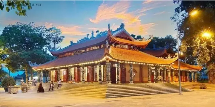 Đền Mẫu Đông Cuông: Lịch Sử, Vị Trí Và Các Vị Thần Được Thờ Đền Mẫu Đông Cuông: Lịch Sử, Vị Trí Và Các Vị Thần Được Thờ