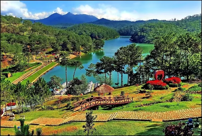 Hình Ảnh Thung Lũng Tình Yêu: Khám Phá Vẻ Đẹp Thiên Nhiên Và Ý Nghĩa