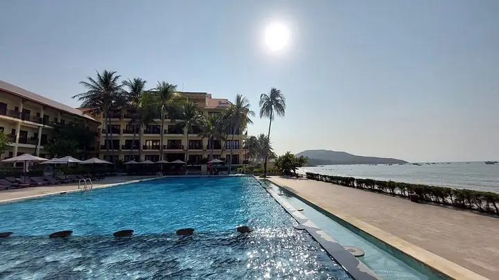 Hòn Rơm 1 Resort Mũi Né: Khám Phá Điểm Đến Mới Cho Du Hành Gia Đình 2026