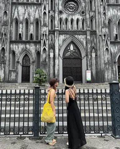 Kiến Trúc Gothic Ở Việt Nam: Tổng Quan Và Những Tác Phẩm Nổi Bật