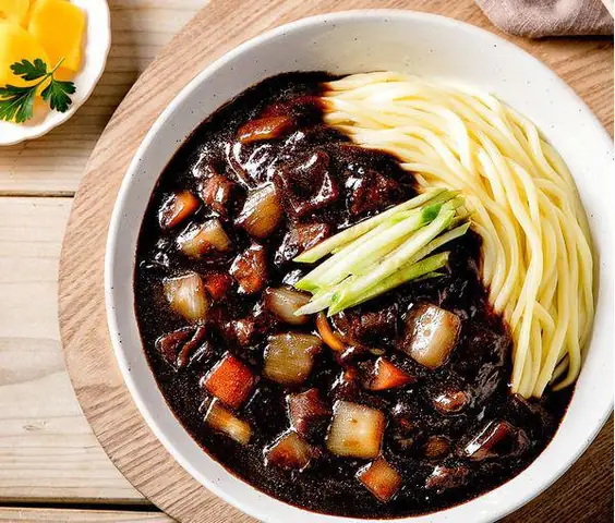 Mì Tương Đen Jajangmyeon Hàn Quốc: Định Nghĩa, Lịch Sử, Cách Chế Biến Và Những Địa Chỉ Ngon Nhất