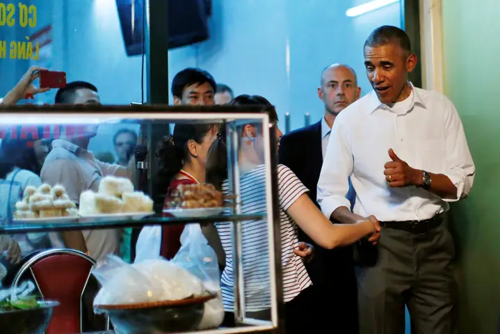 Obama Ăn Bún Chả Ở Đâu? Khám Phá Địa Điểm Và Câu Chuyện Obama Ăn Bún Chả Ở Đâu? Khám Phá Địa Điểm Và Câu Chuyện