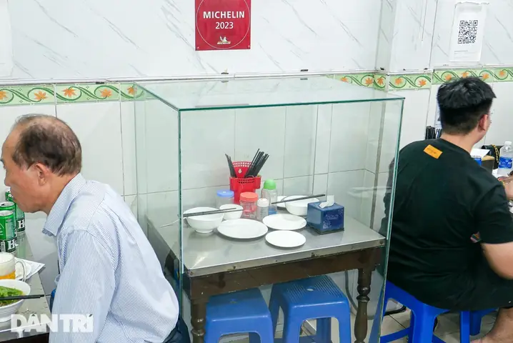 Obama Ăn Bún Chả Ở Đâu? Khám Phá Địa Điểm Và Câu Chuyện Obama Ăn Bún Chả Ở Đâu? Khám Phá Địa Điểm Và Câu Chuyện