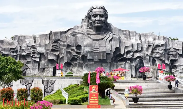 Tượng Mẹ Việt Nam Anh Hùng: Lịch Sử, Ý Nghĩa Và Những Địa Điểm Đáng Thăm Tượng Mẹ Việt Nam Anh Hùng: Lịch Sử, Ý Nghĩa Và Những Địa Điểm Đáng Thăm