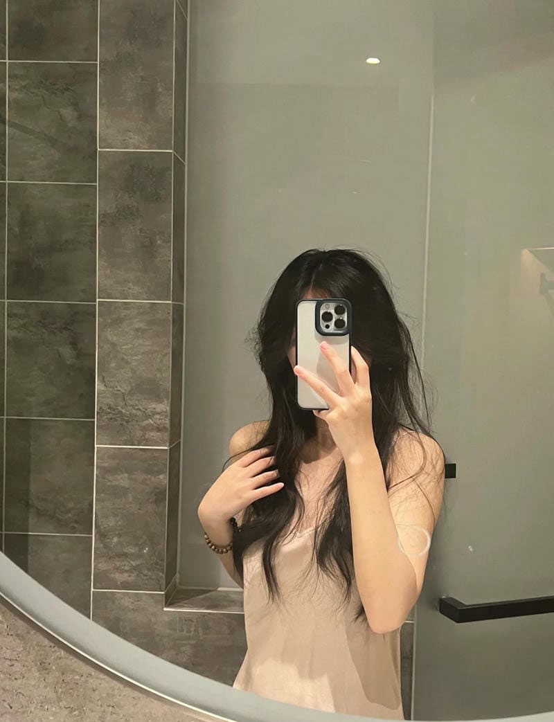ảnh gái che mặt 9