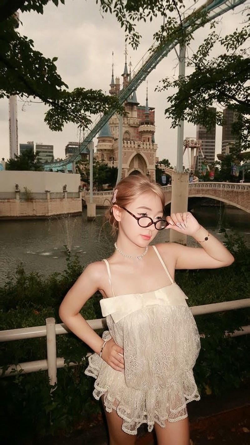 ảnh trần hà linh 18