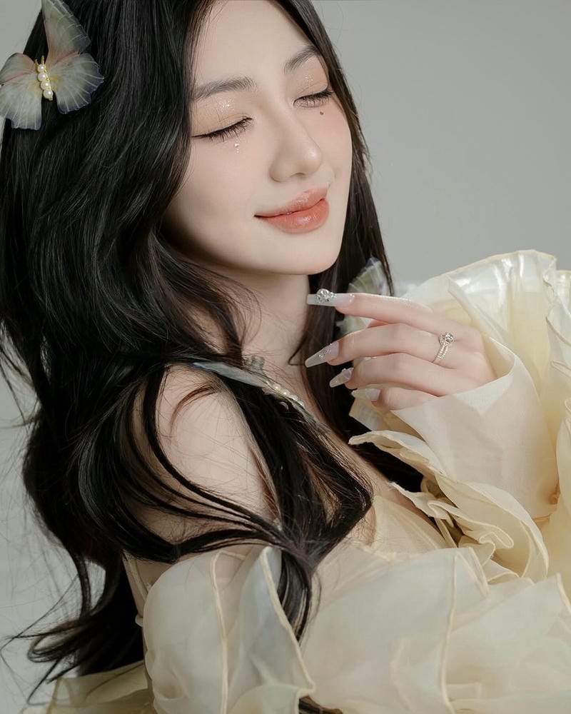 ảnh trần hà linh 2