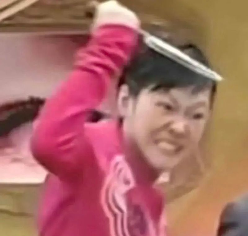 meme cầm dao 38