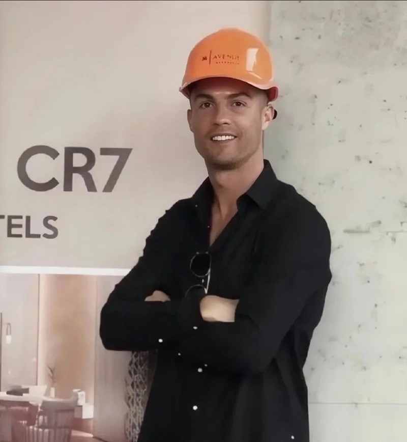 Ronaldo meme với biểu cảm đầy cảm xúc