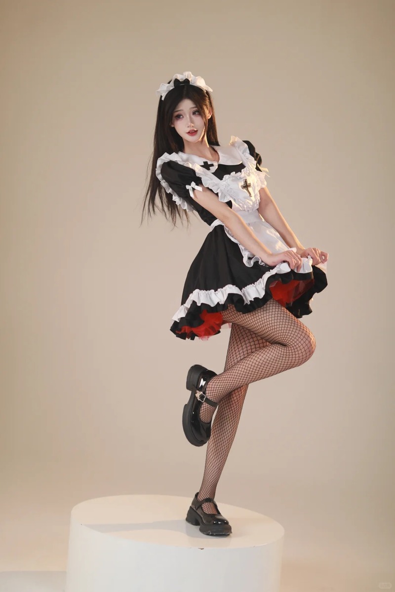 cosplay hầu gái 24